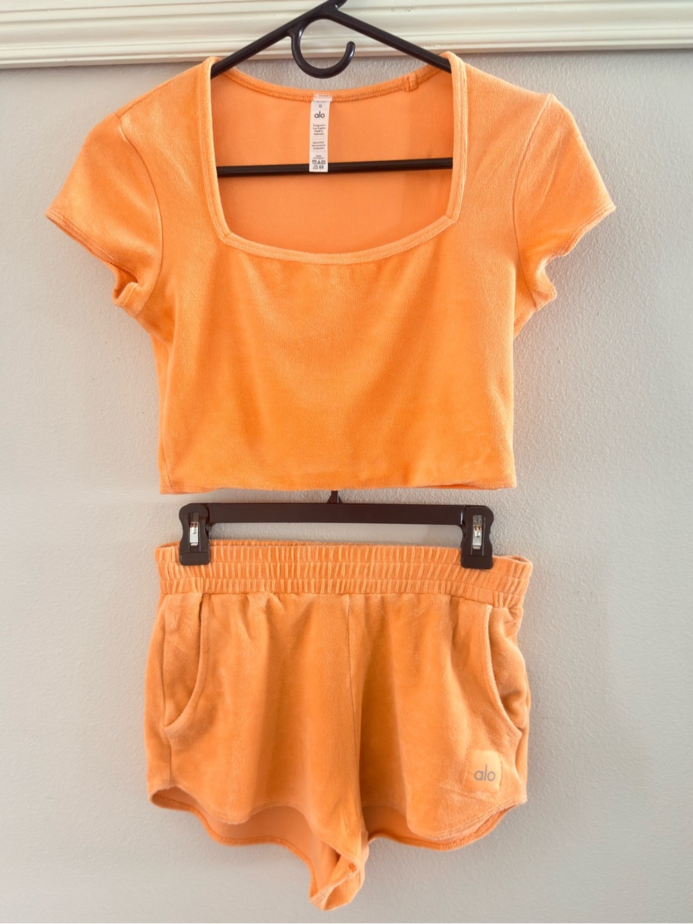 Alo Yoga cantaloupe Beachside Terry Cloth 2-Piece Set - Top S/Shorts S